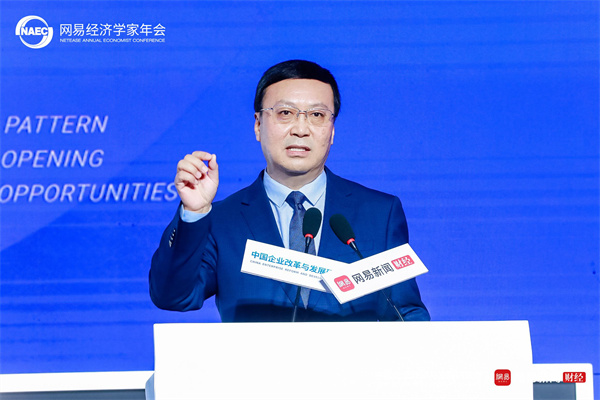 陈吉宁会见法国外长巴罗